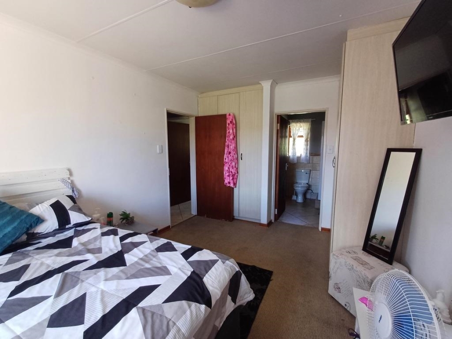 3 Bedroom Property for Sale in Hillside Free State